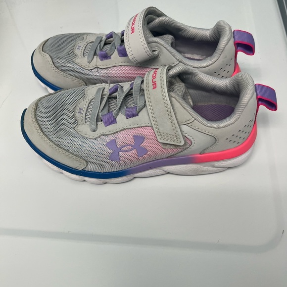 Girls Under Armour gray sneakers size 13. Smoke Free Home - Picture 2 of 5